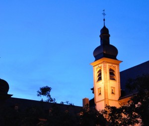 Wie der Kirchturm sollen auch weitere Teile des Klosters beleuchtet werden.